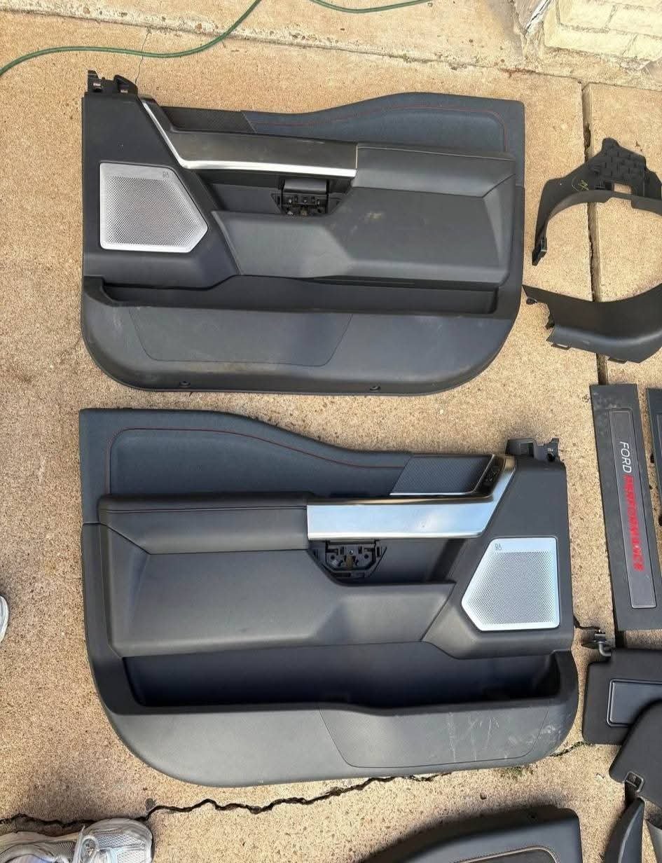 2021-2025 Ford F-150 Raptor Interior Single Cab
This interior was just detailed and is in amazing condition. This Interior Includes:
- Front Seats ✅
- Front Door Panels ✅
- Complete Center Console ✅
- Complete Dashboard ✅
Seats have no tips or tears. The Interior is just very dusty due to storage. - Image 6