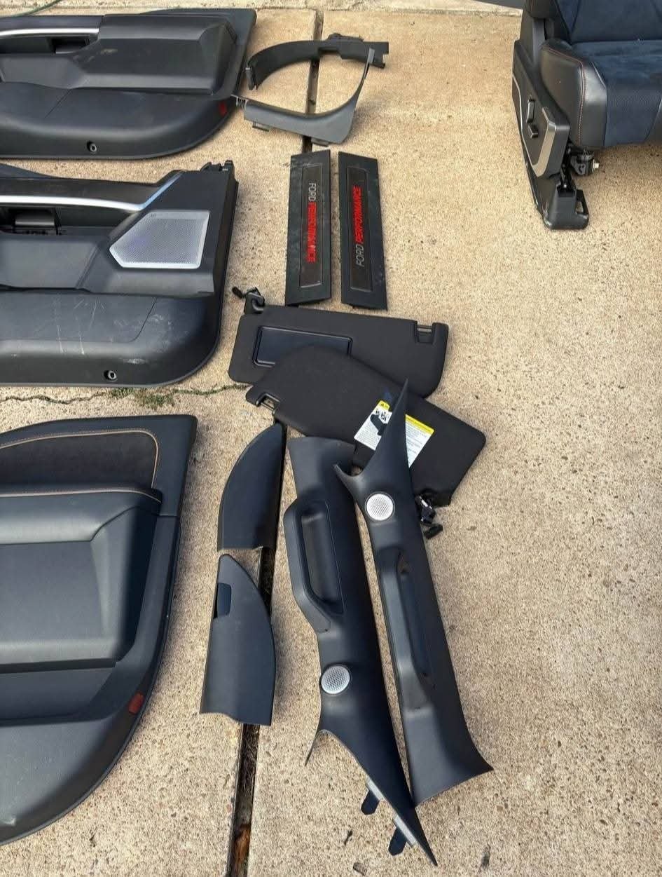 2021-2025 Ford F-150 Raptor Interior Single Cab
This interior was just detailed and is in amazing condition. This Interior Includes:
- Front Seats ✅
- Front Door Panels ✅
- Complete Center Console ✅
- Complete Dashboard ✅
Seats have no tips or tears. The Interior is just very dusty due to storage. - Image 5