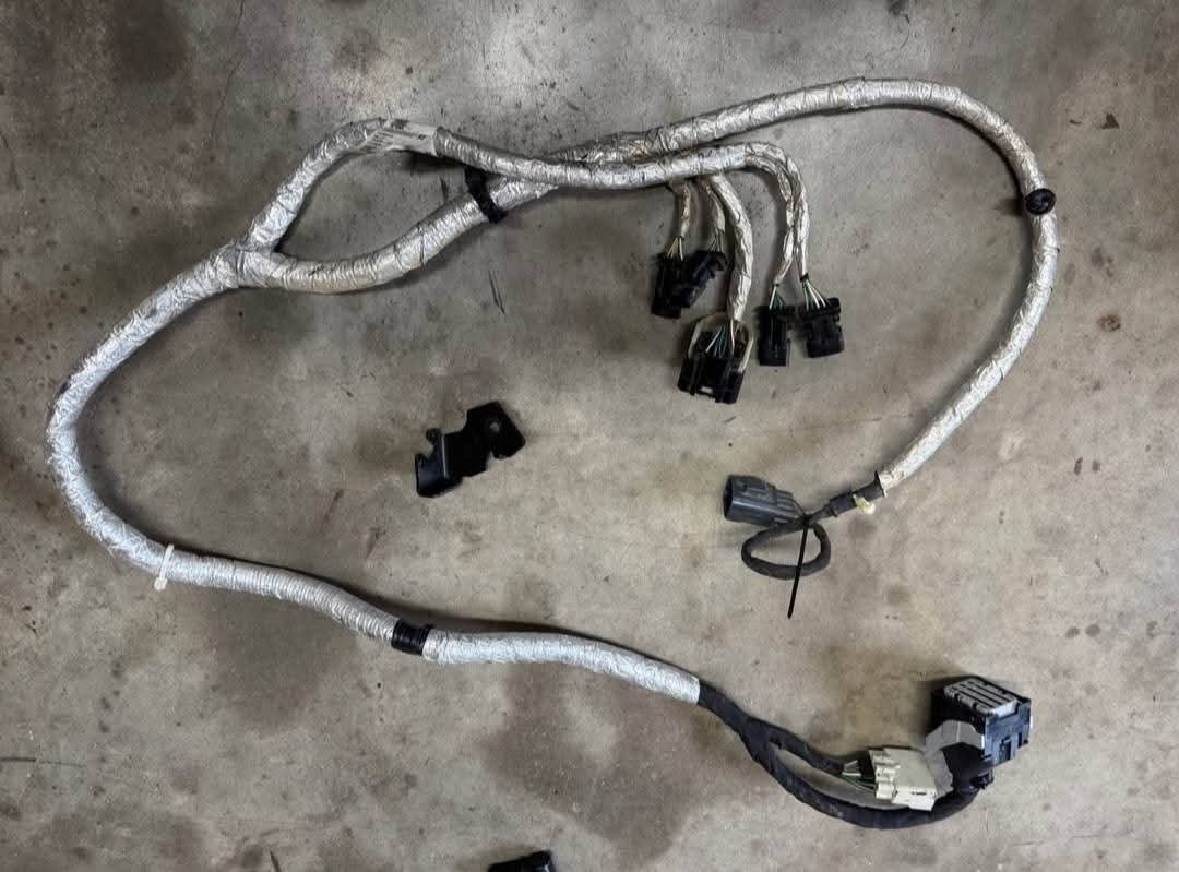 2023 Ford F150 4x4 5.0 Motor and Transmission
Fits 2021-2026 Ford F150 4x4 Motor
5.0 coyote V8 out of a 2023 Ford F150 4 x 4 with 11,500 miles. Comes with all accessories, AC lines coolant hoses intake manifold transmission , ECU .
VIN 1FTFW1E51PKE33702. You can come pick it up or pay to have it shipped.
VIN 1FTFW1E51PKE33702. - Image 7