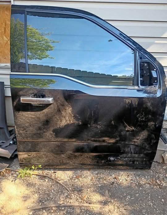 Passenger Door Ford F150 F25 F350 F450 F550 2023-2026Excellent conditionFits F250 f350 Solid black color