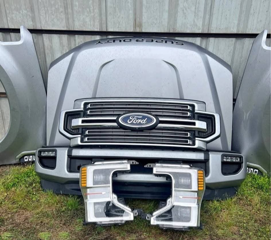 2020-2022 Ford f250 front clip
Full Ford front clip
– Hood
– Headlights
– fenders
– grille
– Front bumper