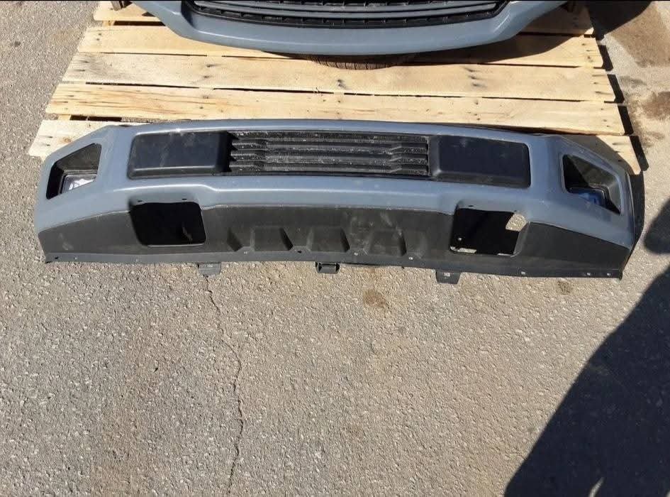 2018 2019 2020 F150 LARIAT FRONT CLIP NOSE ASSEMBLY
2018–2020 Ford F-150 Lariat Front Clip / Nose Assembly – Complete
Very nice condition front clip (nose assembly) for a 2018–2020 Ford F-150 Lariat.
Includes:
Painted front bumper W Fog lights
Wheel lip moldings
Automatic park sensors
Details:
Sold as a complete assembly exactly as pictured
Will not separate parts - Image 5
