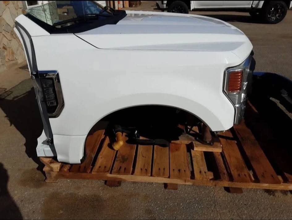 2020 2021 2022 F250 F350 F450 FRONT CLIP NOSE ASSEMBLY
2020–2022 Ford F-250 / F-350 F-450 Front Clip Assembly (6.7L Diesel)
Very nice complete front clip/nose assembly for 2020–2022 Ford F-250 and F-350, F-450 trucks equipped with the 6.7L Power Stroke diesel. Includes the full cooling system and is being sold exactly as pictured.
-Complete assembly — no parts will be separated - Image 4