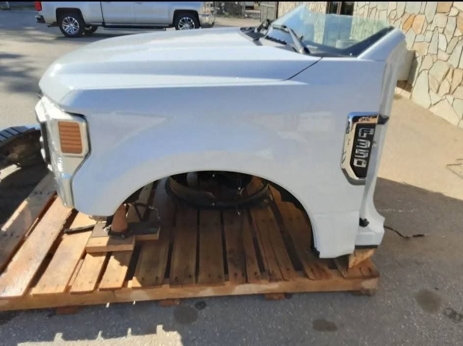 2020 2021 2022 F250 F350 F450 FRONT CLIP NOSE ASSEMBLY
2020–2022 Ford F-250 / F-350 F-450 Front Clip Assembly (6.7L Diesel)
Very nice complete front clip/nose assembly for 2020–2022 Ford F-250 and F-350, F-450 trucks equipped with the 6.7L Power Stroke diesel. Includes the full cooling system and is being sold exactly as pictured.
-Complete assembly — no parts will be separated - Image 3