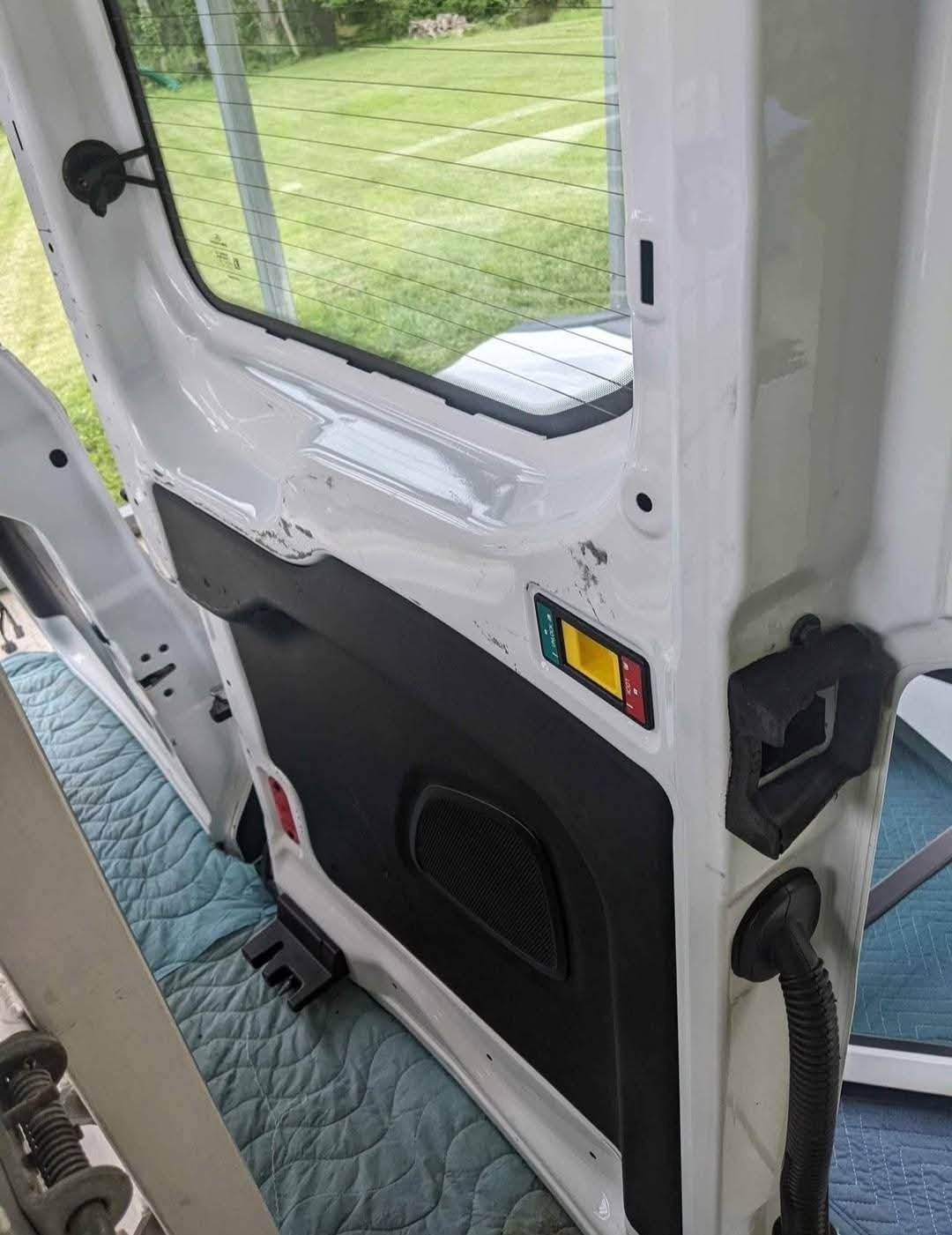 17-22 Ford Transit T150, T250, T350 front left/right side doors, hood and rear doors white OEM NICE!
Both driver and passenger front doors removed from a 2017 Ford Transit with the medium roof. These are white in color, (YZ) paint code, and are in very nice condition with no rot. Both doors are fully loaded, meaning you get the glass, interior panels, window motors, regulators. These are OEM Ford parts, not cheap aftermarket. - Image 7