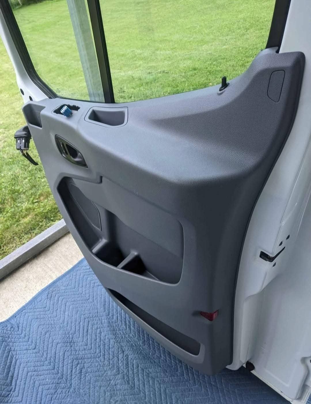 17-22 Ford Transit T150, T250, T350 front left/right side doors, hood and rear doors white OEM NICE!
Both driver and passenger front doors removed from a 2017 Ford Transit with the medium roof. These are white in color, (YZ) paint code, and are in very nice condition with no rot. Both doors are fully loaded, meaning you get the glass, interior panels, window motors, regulators. These are OEM Ford parts, not cheap aftermarket. - Image 9