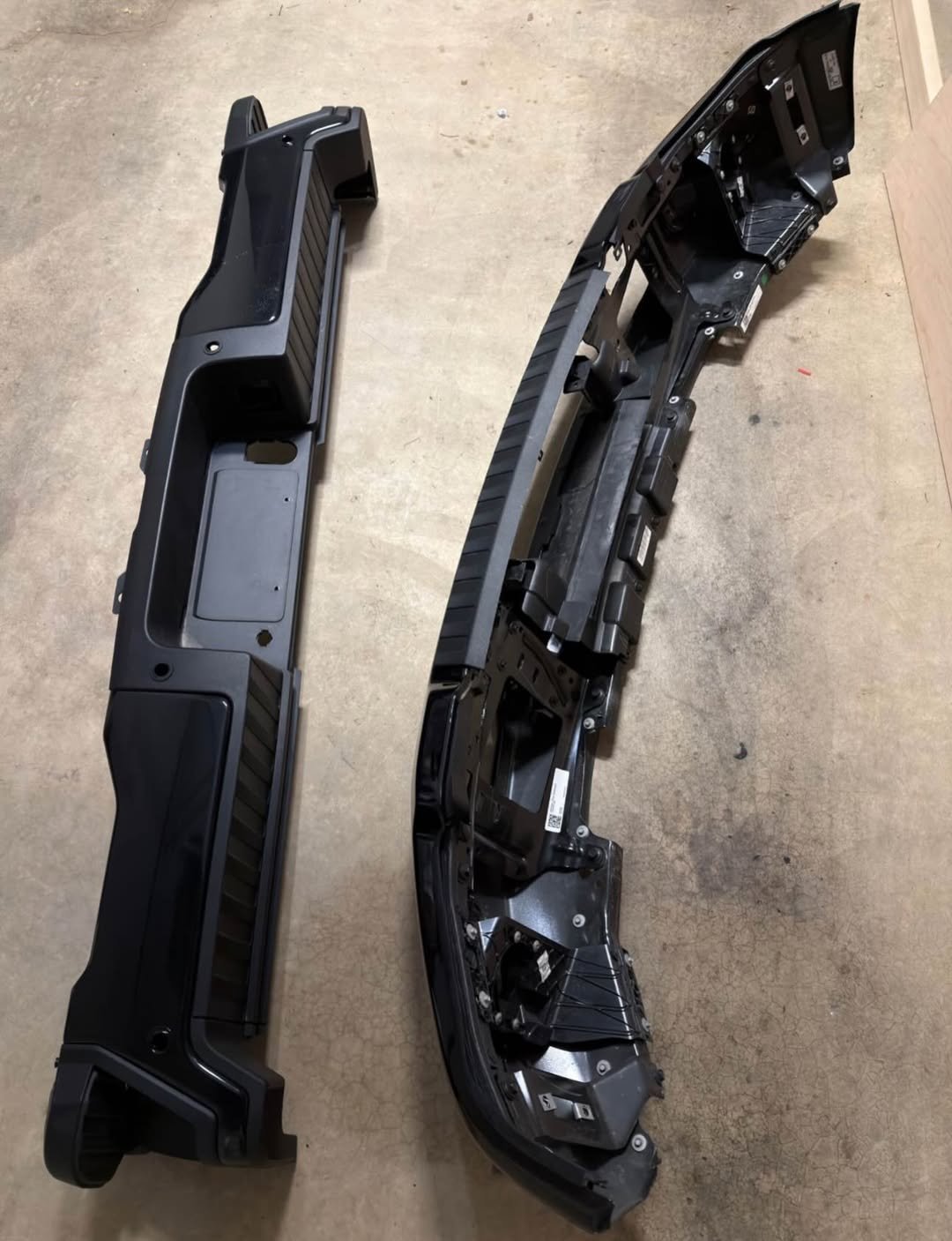 2023-2026 Ford F-250 F-350 F-450 F-550 Front & Rear Bumpers – Black Platinum Trim – Brand new