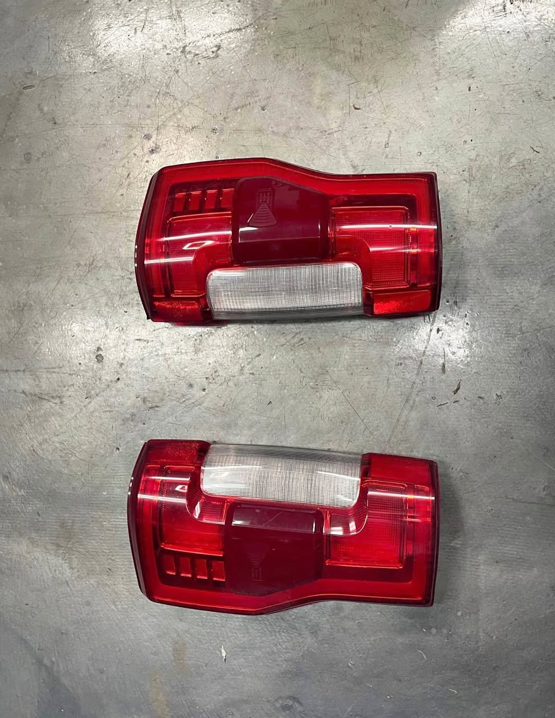17-19 F250 LED tail lights